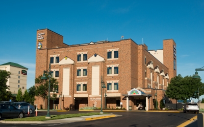 The emergency room entrance at 5808 W. 110th Street, Overland Park, KS 66211